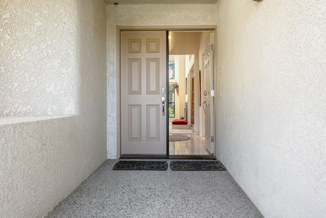 8408 N 6th Street, Fresno, CA 93720