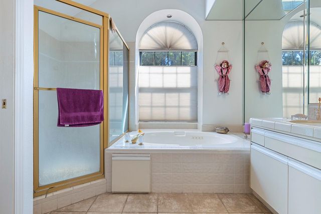 8408 N 6th Street, Fresno, CA 93720