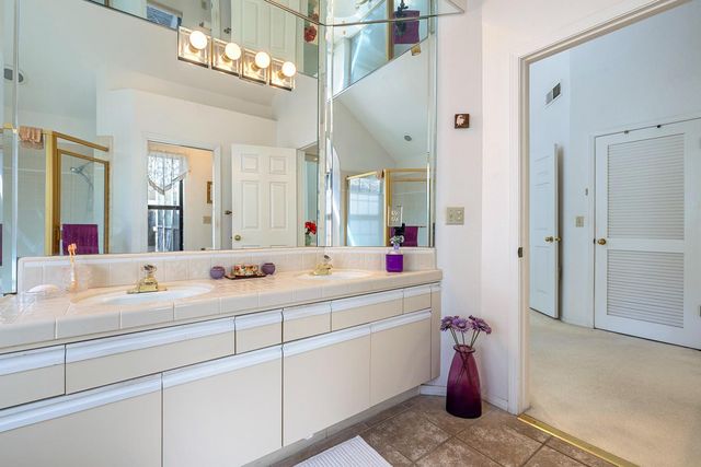 8408 N 6th Street, Fresno, CA 93720