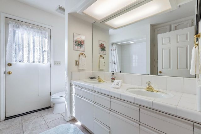 8408 N 6th Street, Fresno, CA 93720