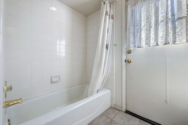 8408 N 6th Street, Fresno, CA 93720