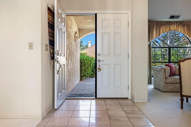 8408 N 6th Street, Fresno, CA 93720