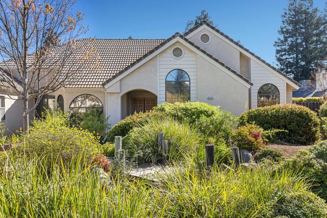 8408 N 6th Street, Fresno, CA 93720