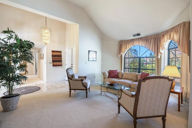 8408 N 6th Street, Fresno, CA 93720