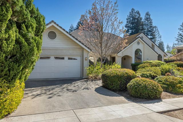 8408 N 6th Street, Fresno, CA 93720