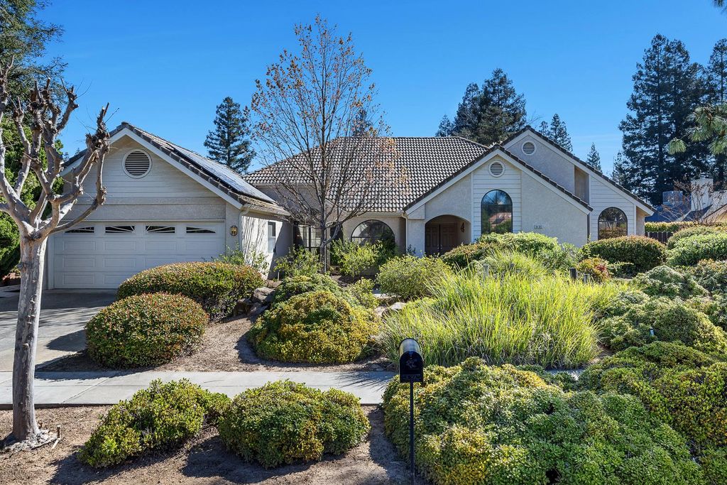 8408 N 6th Street, Fresno, CA 93720