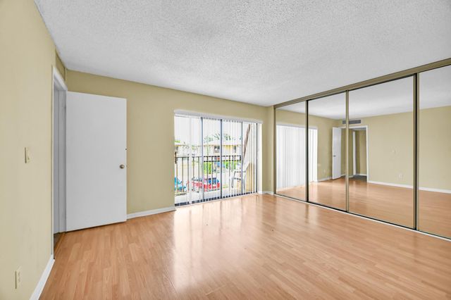 1458 N Lawnwood Circle 26d, Fort Pierce, FL 34950
