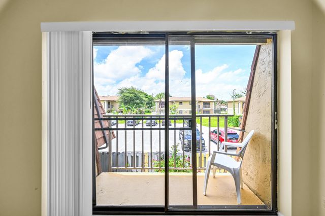 1458 N Lawnwood Circle 26d, Fort Pierce, FL 34950