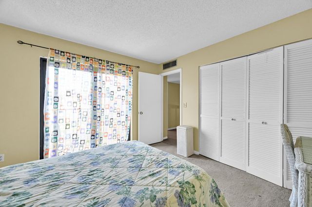 1458 N Lawnwood Circle 26d, Fort Pierce, FL 34950