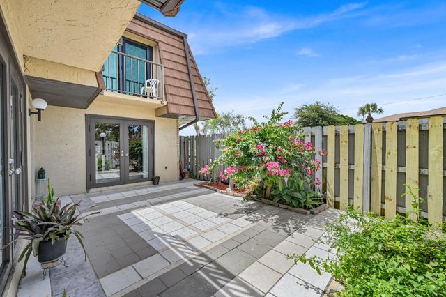 1458 N Lawnwood Circle 26d, Fort Pierce, FL 34950