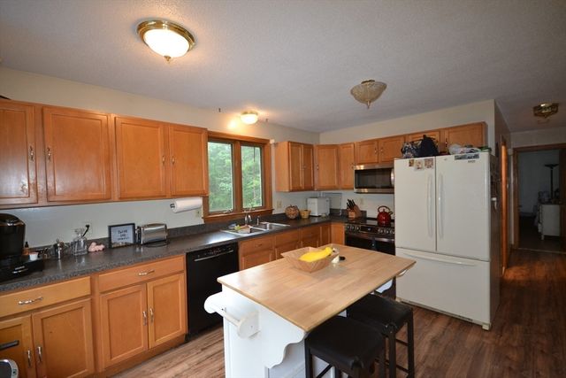 334 Stafford Rd, Monson, MA 01057