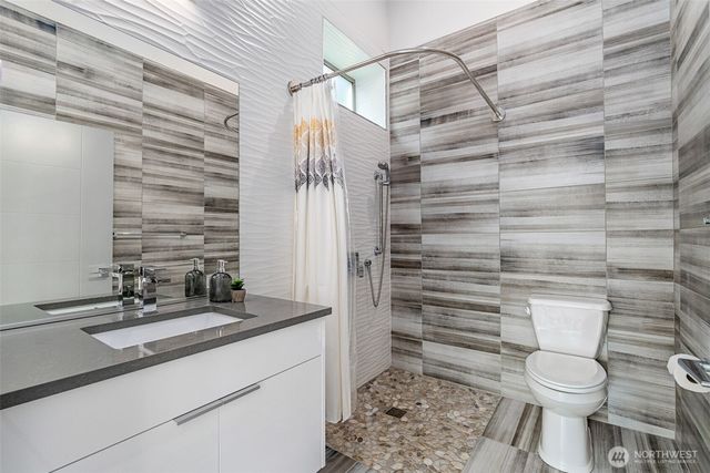 6747 15th Avenue NW, Seattle, WA 98117