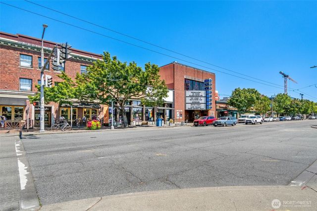 6747 15th Avenue NW, Seattle, WA 98117