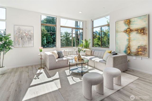 6747 15th Avenue NW, Seattle, WA 98117