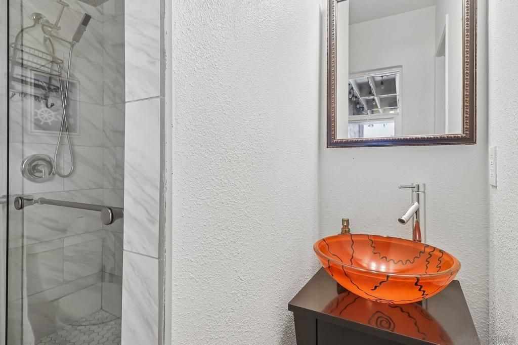 Image 16 of property listing at 598 Tam O Shanter Dr, San Marcos, CA 92069