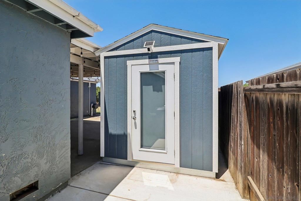 Image 24 of property listing at 598 Tam O Shanter Dr, San Marcos, CA 92069
