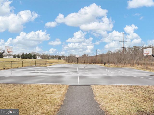 4339 CEDARLAKE CT, Alexandria, VA 22309