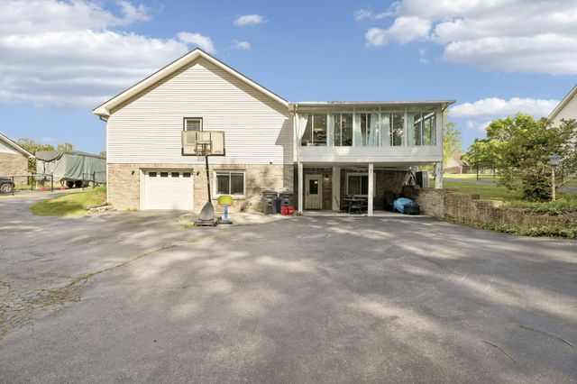 105 Hilco Dr, Lafayette, TN 37083