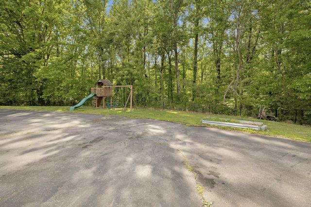 105 Hilco Dr, Lafayette, TN 37083