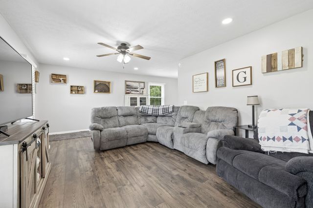 105 Hilco Dr, Lafayette, TN 37083
