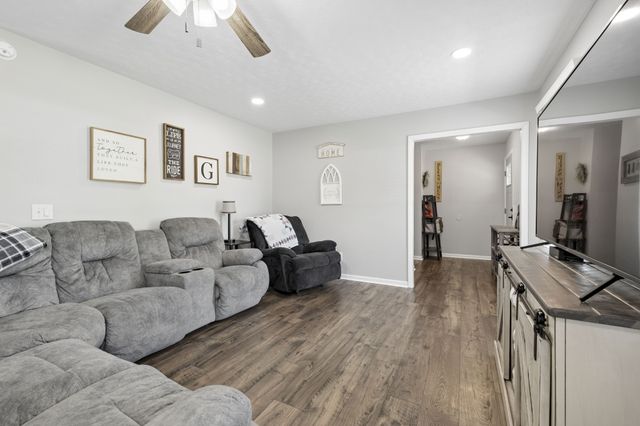 105 Hilco Dr, Lafayette, TN 37083