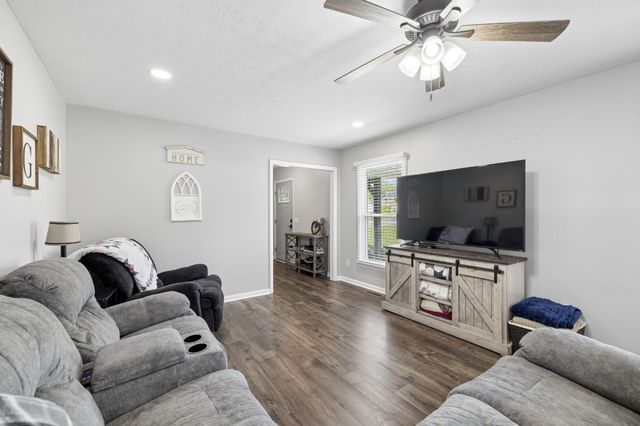 105 Hilco Dr, Lafayette, TN 37083