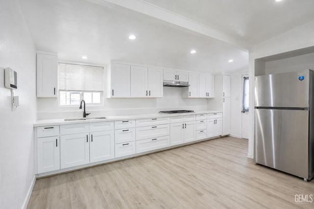 132 Morrison Street, Bakersfield, CA 93309