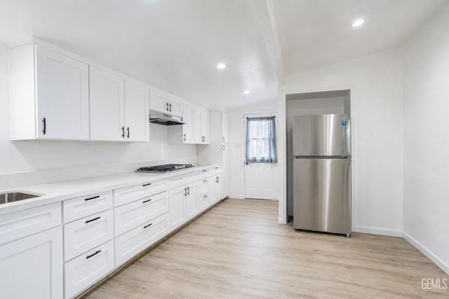 132 Morrison Street, Bakersfield, CA 93309