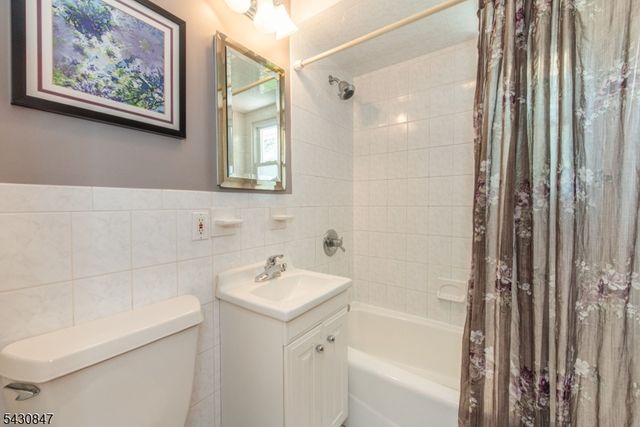 226 Westville Ave, West Caldwell Twp., NJ 07006
