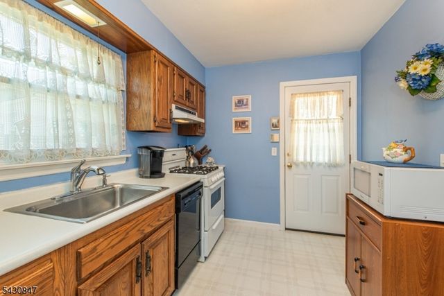 226 Westville Ave, West Caldwell Twp., NJ 07006