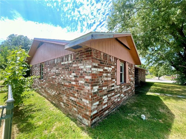 3909 Clark Avenue, Springdale, AR 72762