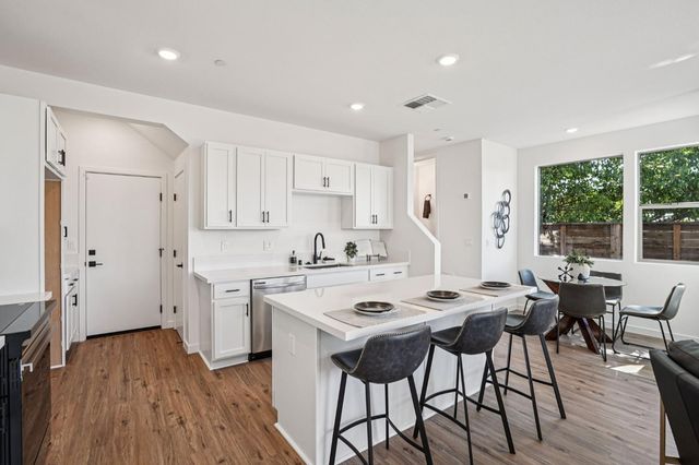 2060 Odin Walk, Sacramento, CA 95835