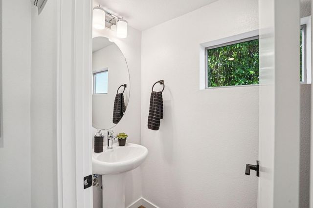 2060 Odin Walk, Sacramento, CA 95835