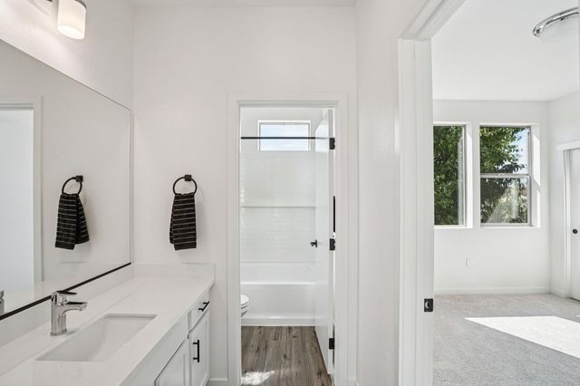 2060 Odin Walk, Sacramento, CA 95835