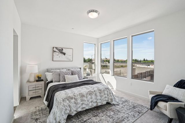 2060 Odin Walk, Sacramento, CA 95835