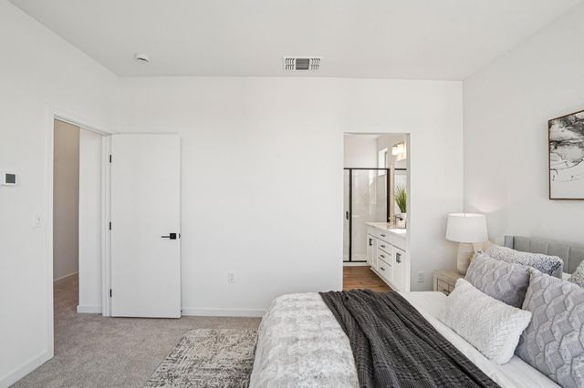 2060 Odin Walk, Sacramento, CA 95835