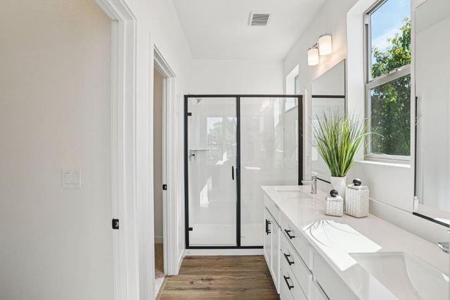 2060 Odin Walk, Sacramento, CA 95835