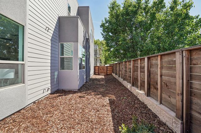 2060 Odin Walk, Sacramento, CA 95835