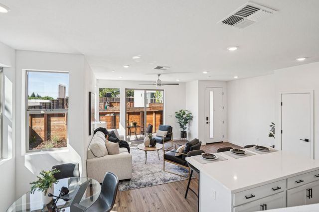 2060 Odin Walk, Sacramento, CA 95835