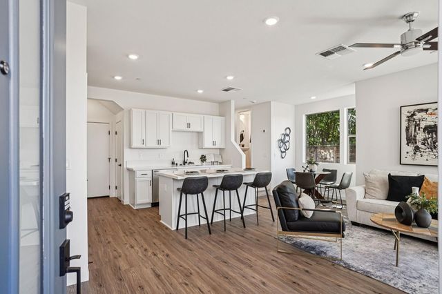 2060 Odin Walk, Sacramento, CA 95835