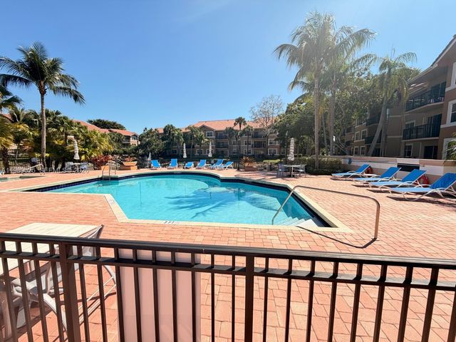 8821 Wiles Road 108, Coral Springs, FL 33067