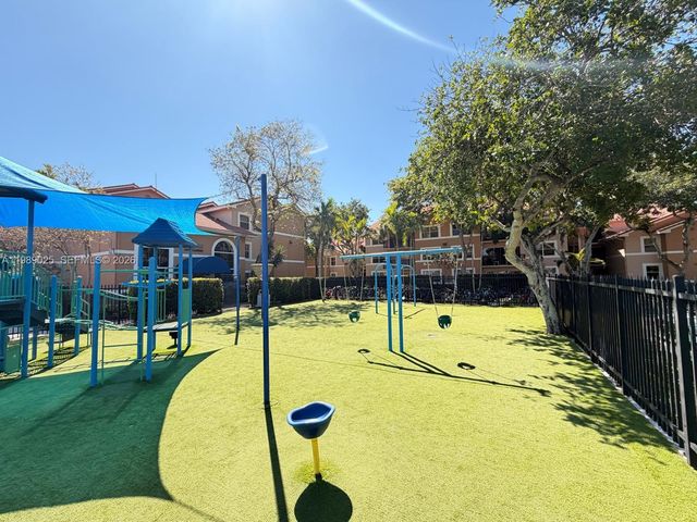 8821 Wiles Road 108, Coral Springs, FL 33067