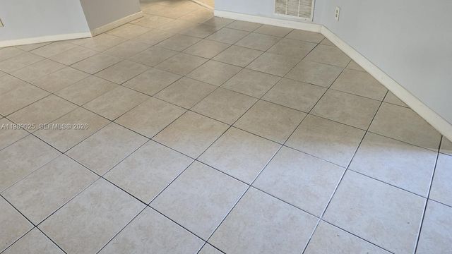 8821 Wiles Road 108, Coral Springs, FL 33067