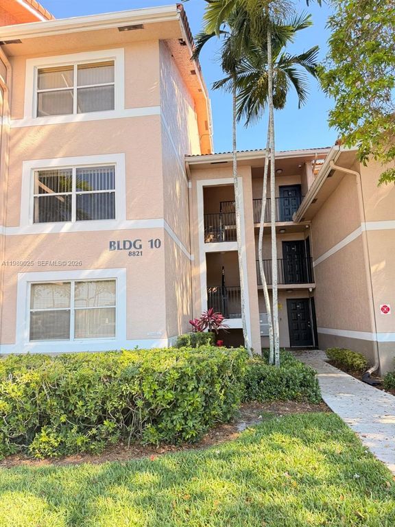 8821 Wiles Road 108, Coral Springs, FL 33067