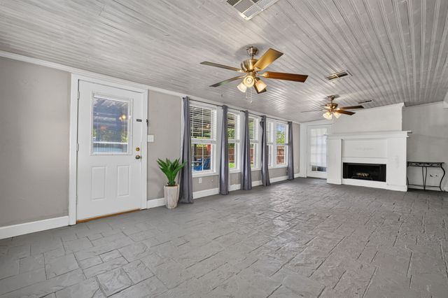 1702 SE 22nd Avenue, Mineral Wells, TX 76067