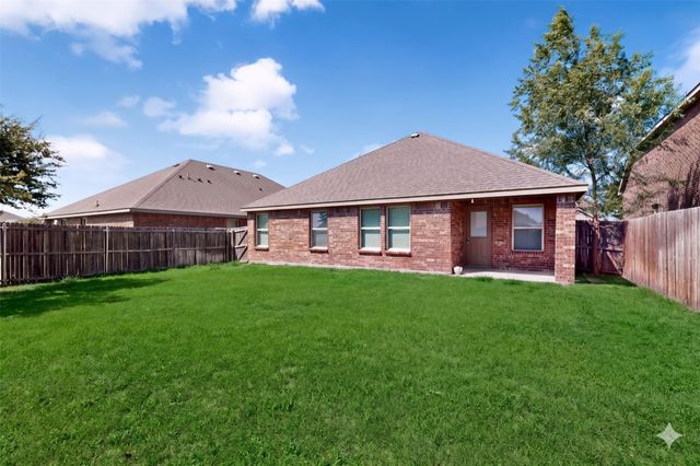 2425 Willard Way, Forney, TX 75126