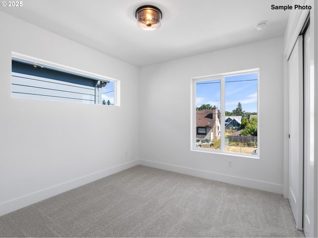 4368 Ne Going St, Portland, OR 97218