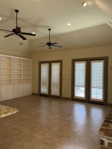 2904 Rock Barn Dr, Kerrville, TX 78028