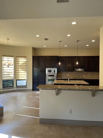 2904 Rock Barn Dr, Kerrville, TX 78028