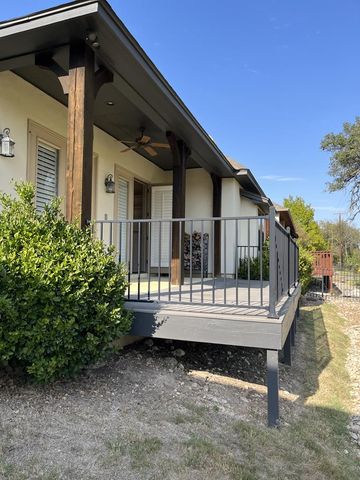 2904 Rock Barn Dr, Kerrville, TX 78028